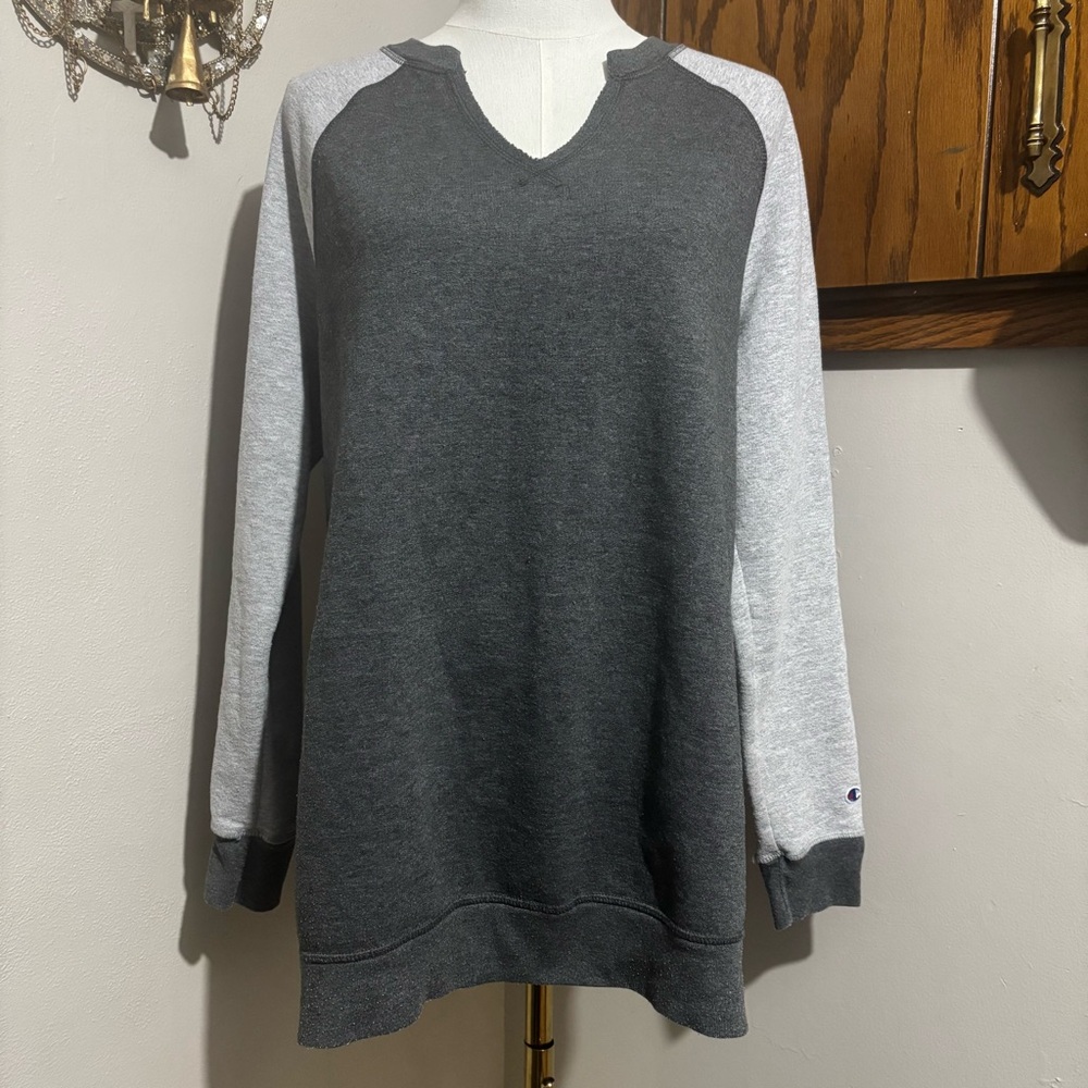 Champion Notch Neck Two-Tone Grey Raglan Long Sleeve Sweatshirt Size Medium